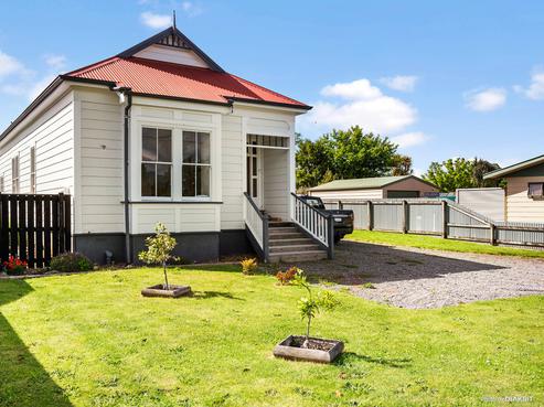 15 Lincoln Road, Carterton