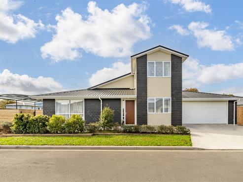 7 Poulson Grove, Trentham