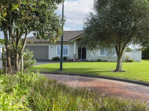 11 Pohutukawa Grove, Lytton West