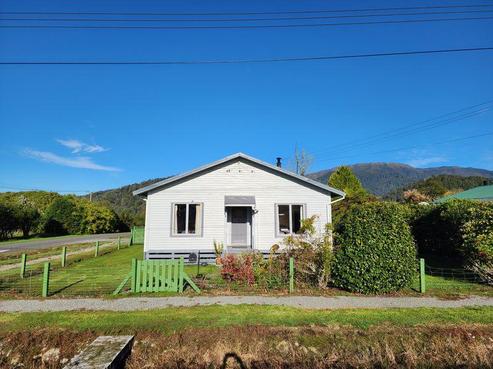 24 Brodie Street, Blackball