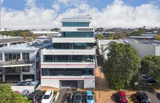 Central Takapuna ground floor