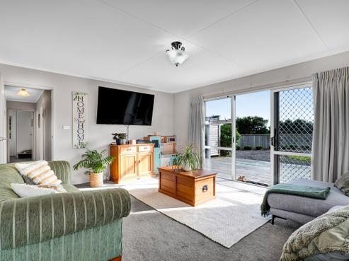 1043 South Road, Omata