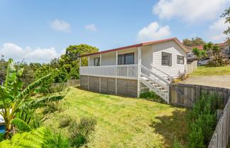 2/16 Normanton Street, Glenfield