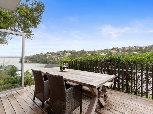 99 Island Bay Road, Beach Haven