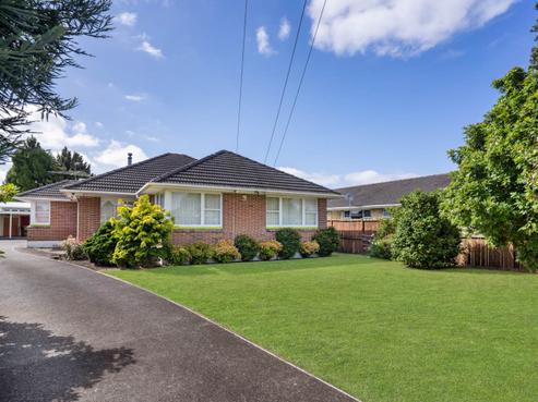 35 Buckingham Crescent, Manukau