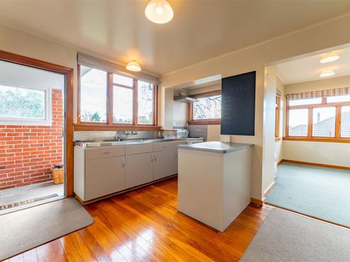 18 Le Cren Street, Seaview