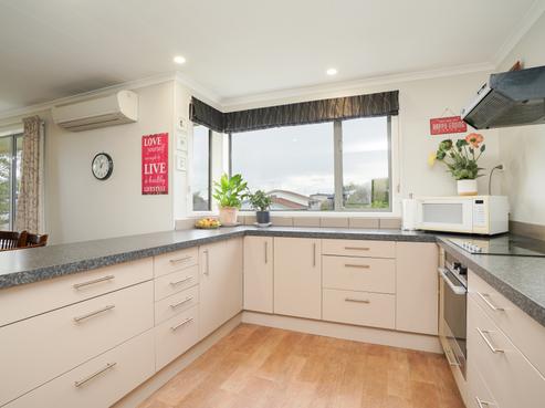 49 Orwell Crescent, Newfield
