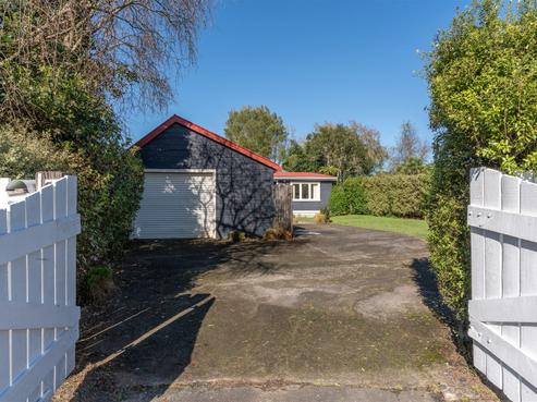 17A Saxbys Road, Deanwell