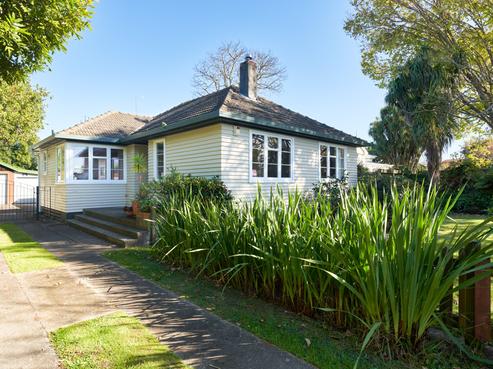 1006 Fitzroy Avenue, Mahora
