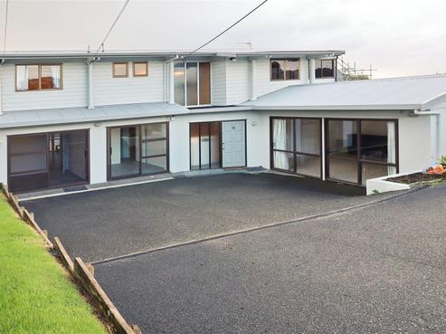 1022 Whangaparaoa Road, Matakatia