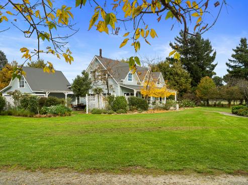 1 Webbs Road, Amberley
