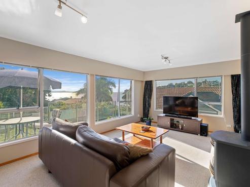 8 De Luen Avenue, Tindalls Beach