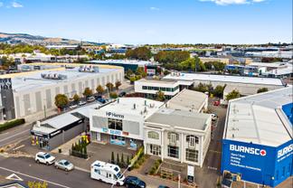 Ground floor office or showroom