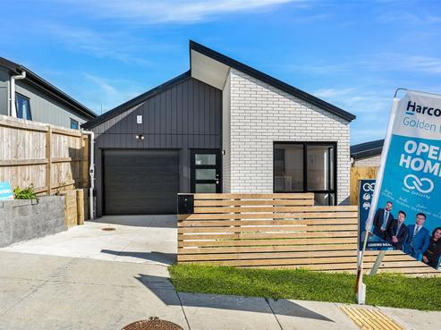 34 Morus Road, Massey