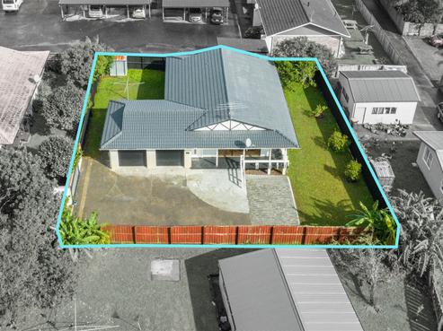 2/322 Te Atatu Road, Te Atatu South