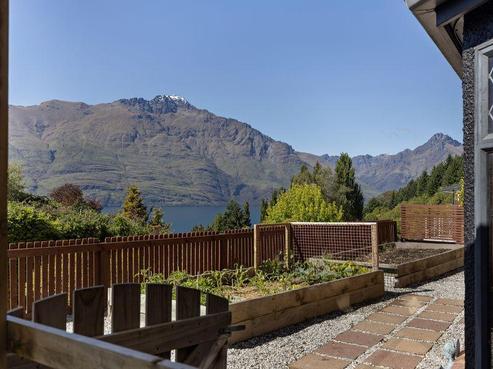10 Moss Lane, Fernhill/Sunshine Bay