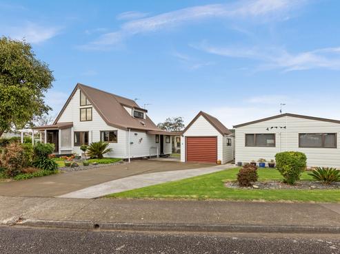 19 Valerie Street, Clive