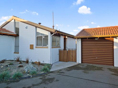 2/20B Mcbratneys Road, Dallington