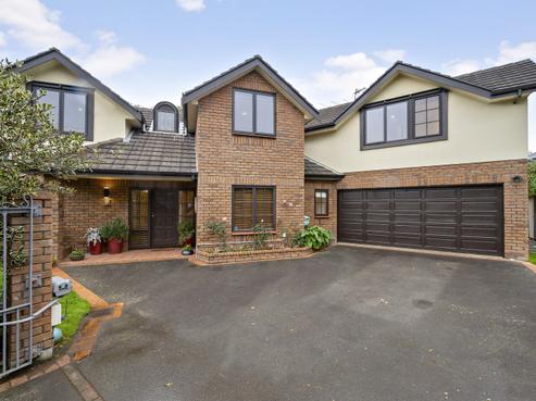 2/131 Woburn Road, Central Hutt