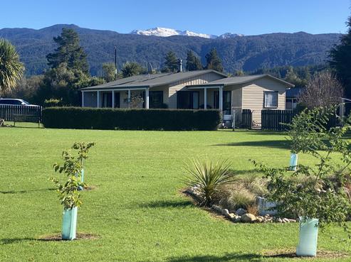 10 Tui Road, Tapawera