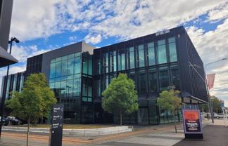 Premium Office in Vibrant Commercial Area