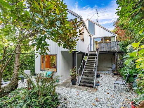 7 Pacific Street, Roslyn