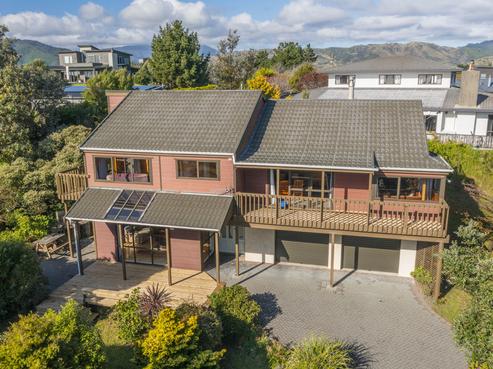 6 Frimley Terrace, Waikanae Beach
