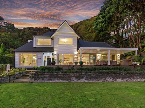 104 Cheviot Road, Lowry Bay