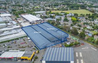 Workshop + Gantry in Sockburn