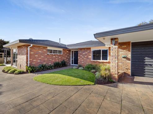 17D Kinross Drive, Merrilands