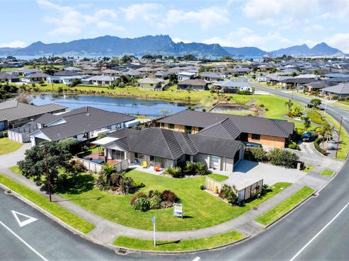 5 Kowi Lakes Drive, One Tree Point