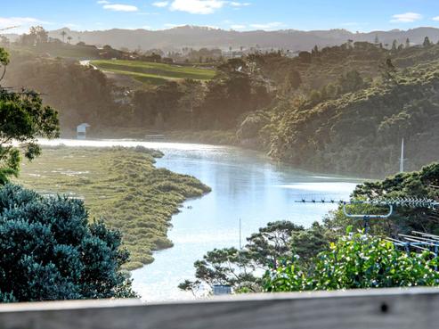 76 Rivervale Grove, Stanmore Bay