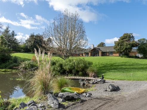 384 Clifton Road, Whitford