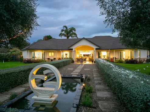 184 The Oaks Drive, Leamington