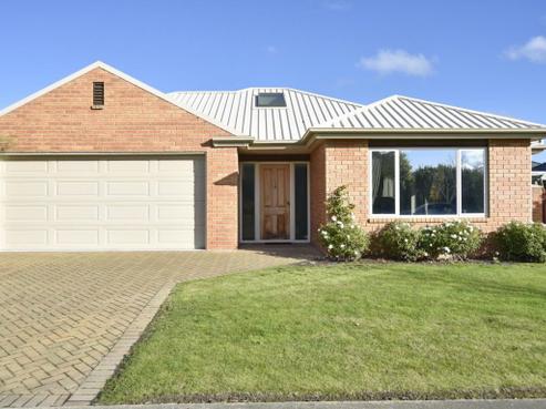 27 Beechwood Drive, Northwood