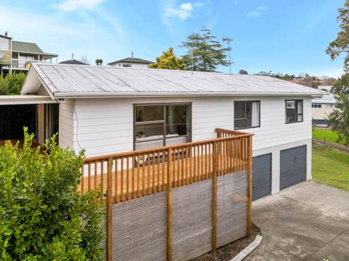 42 Bay Vista Drive, Red Beach