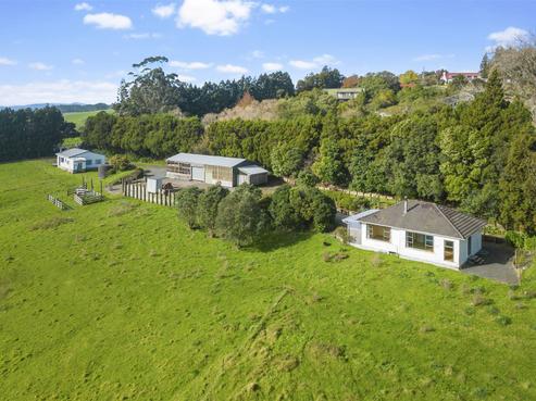 465 Pinnacle Hill Road, Bombay