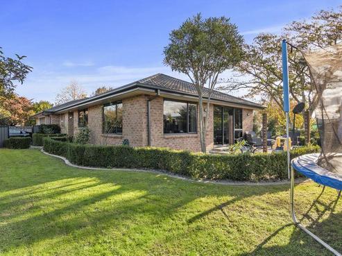 6 Charlotte Lane, Brightwater