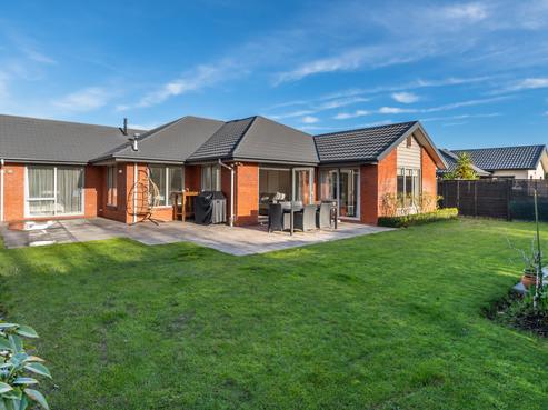 2 Levinge Lane, Middleton