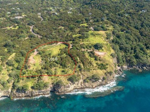 8 Falling Waters Lane, Tuateawa