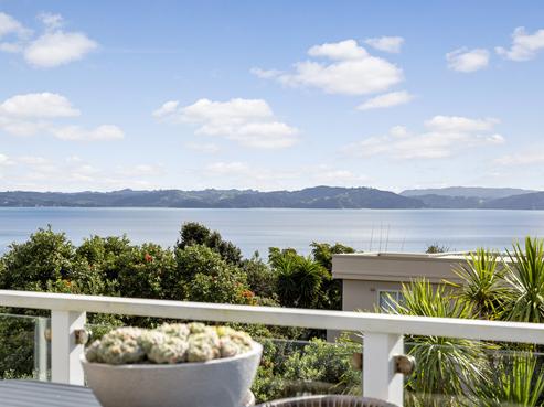 33 Pacific Parade, Army Bay