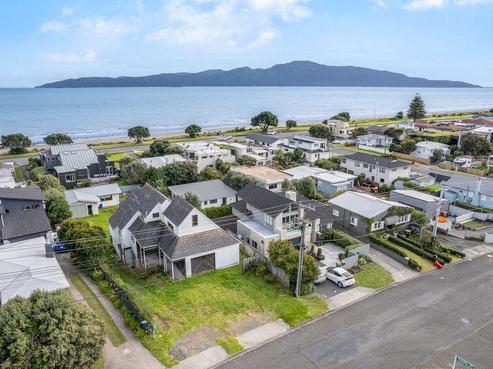 122 Seaview Road, Paraparaumu Beach