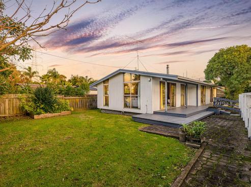 31 Huruhuru Road, Massey
