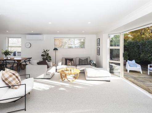 2/85A Mays Road, Saint Albans