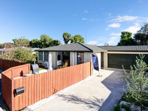 31 Saxon Woods Drive, Rototuna North