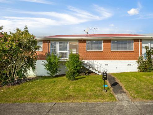 2/61 Royal View Road, Te Atatu South