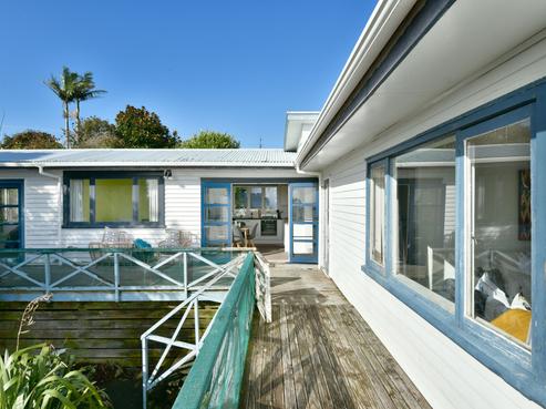 15 Pacific Parade, Army Bay