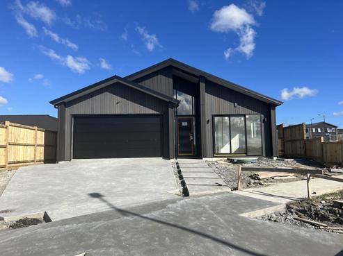 13 Papakiri Road, Wainui