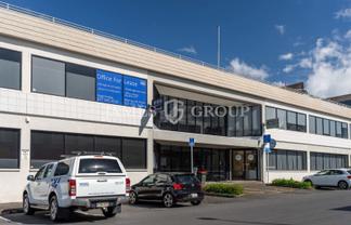 PREMIUM REFURBISHED OFFICE SPACE