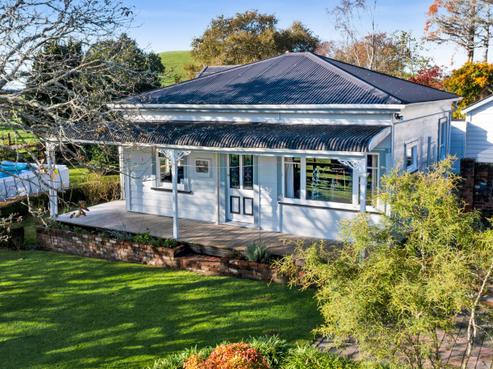 295 Skinner Road, Stratford